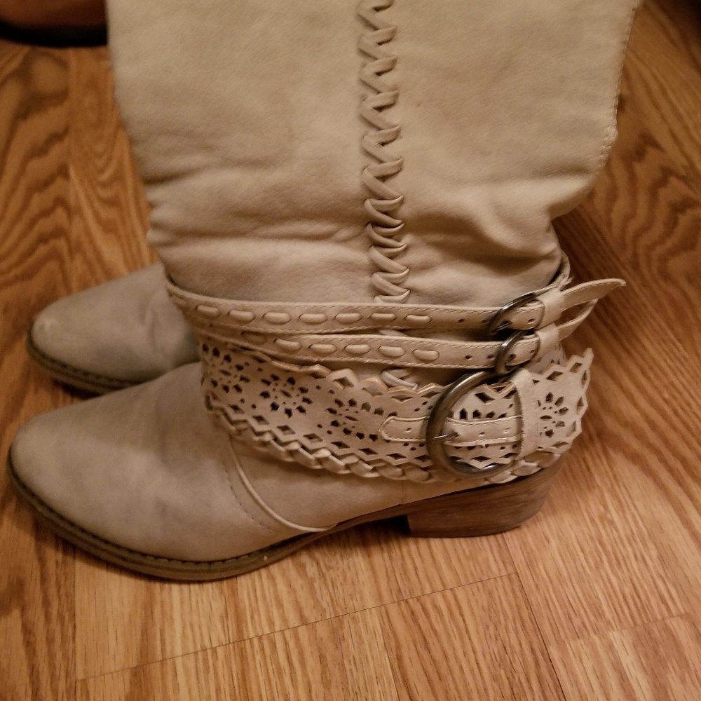 Cream fashion boots
